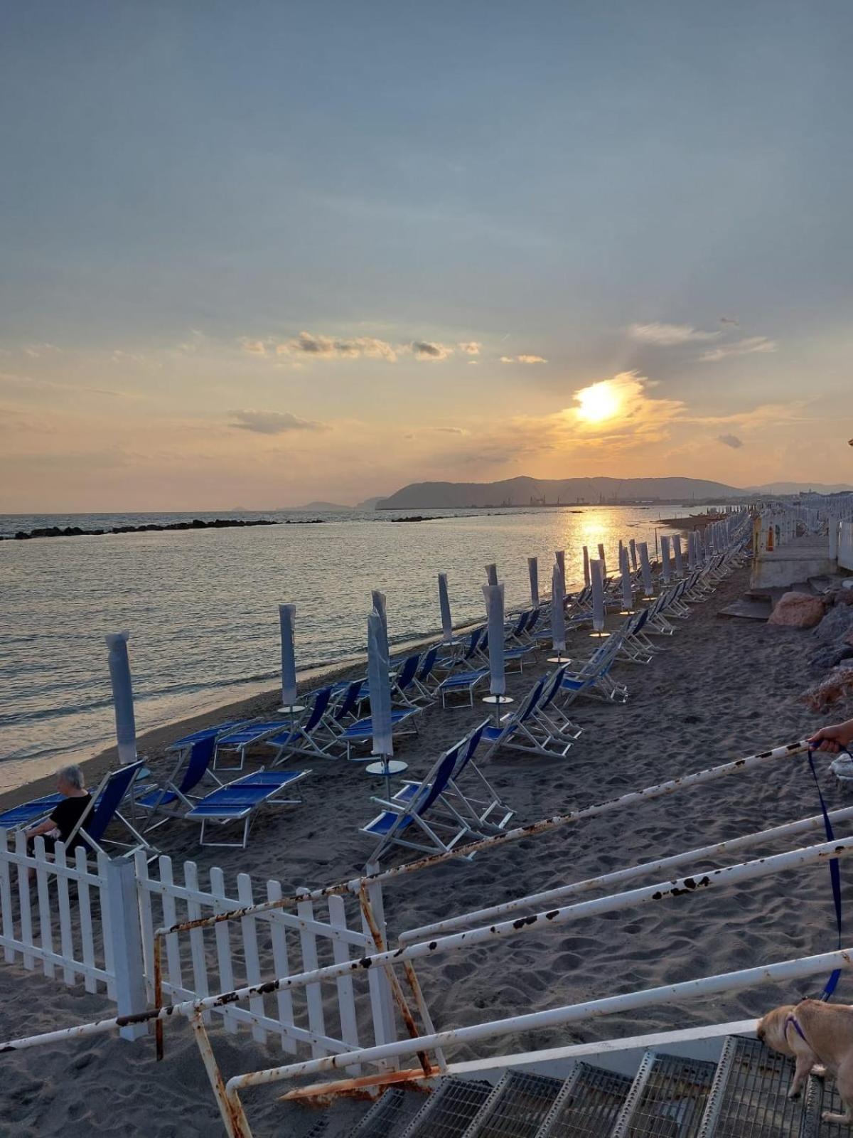Appartamento Al Mare Di Liguria E Toscana Marina di Massa Bagian luar foto