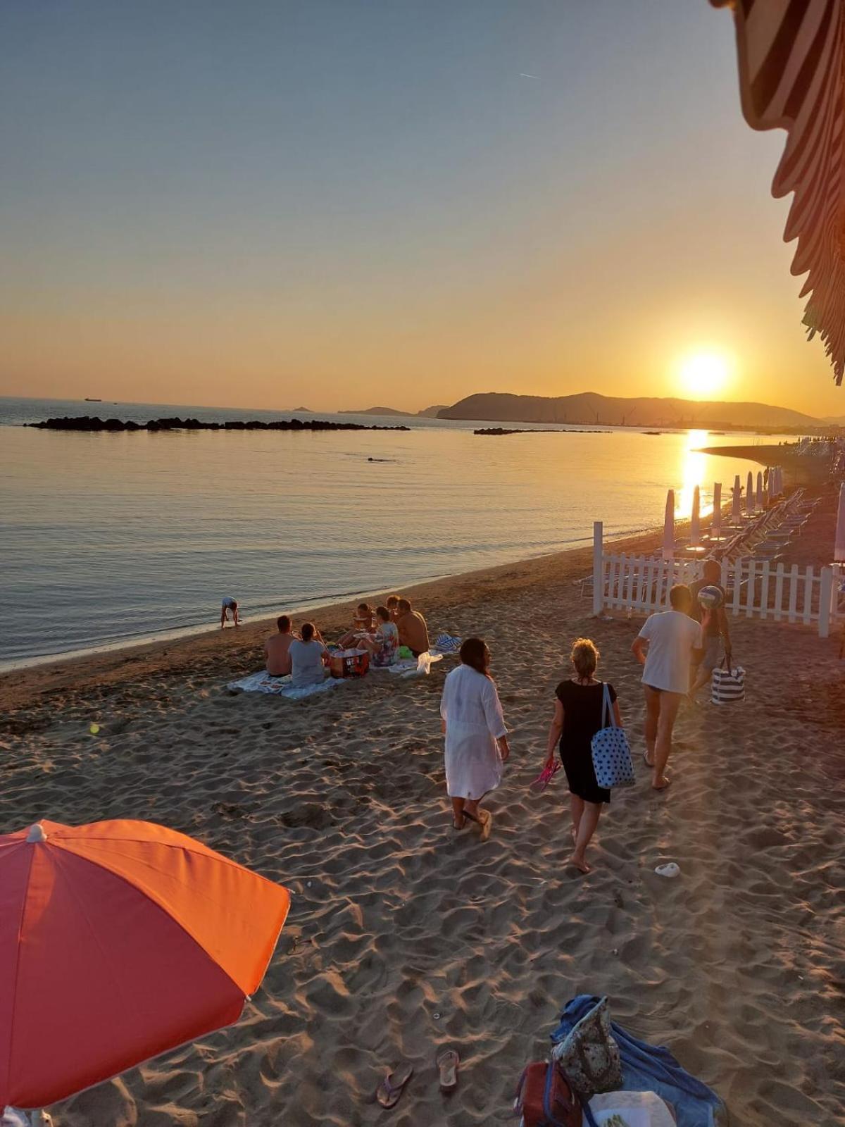 Appartamento Al Mare Di Liguria E Toscana Marina di Massa Bagian luar foto
